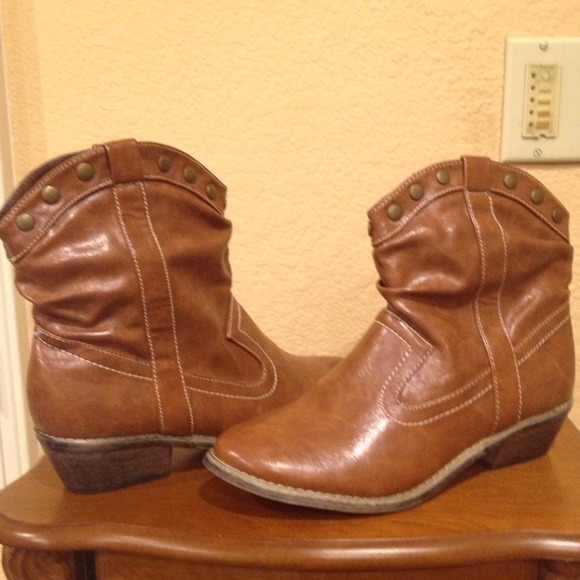 🔥🔥Brown Short Cowboy Boots🔥🔥