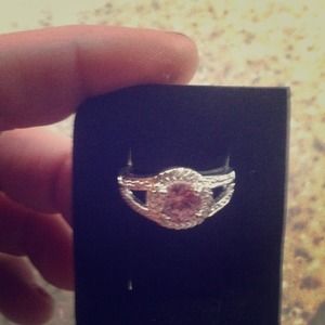 Stunning 925 sterling silver ring