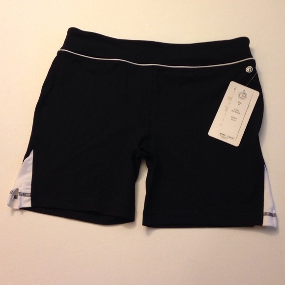 SOLD IN BUNDLE! WORKOUT SHORTS SIZE XL NWT