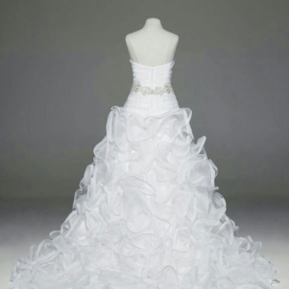 Wedding Gown     "SOLD" - Picture 2 of 4