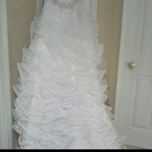 Wedding Gown     "SOLD" - Picture 4 of 4