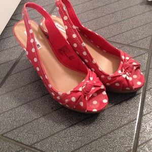 Polka dot wedge