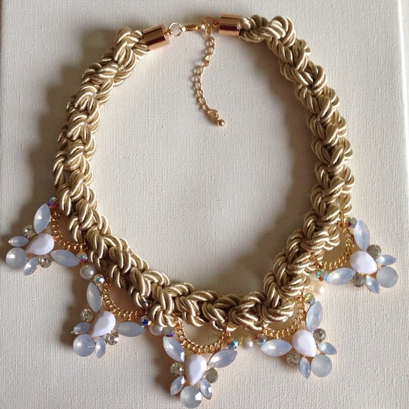 SALE Silk thread and crystals necklace - Picture 3 of 3