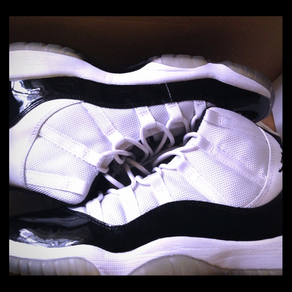 Air Jordan 11 retro AUTHENTIC !!