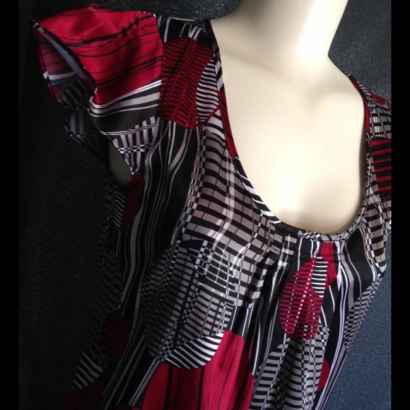 Cute top - Picture 2 of 3