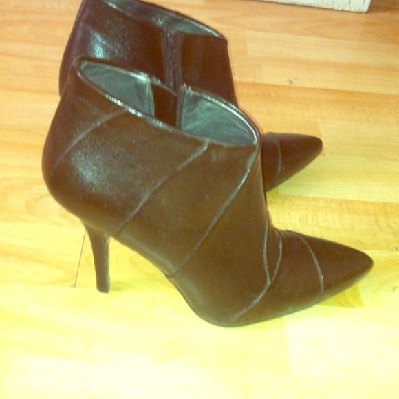 Jessica Simpson brown leather booties