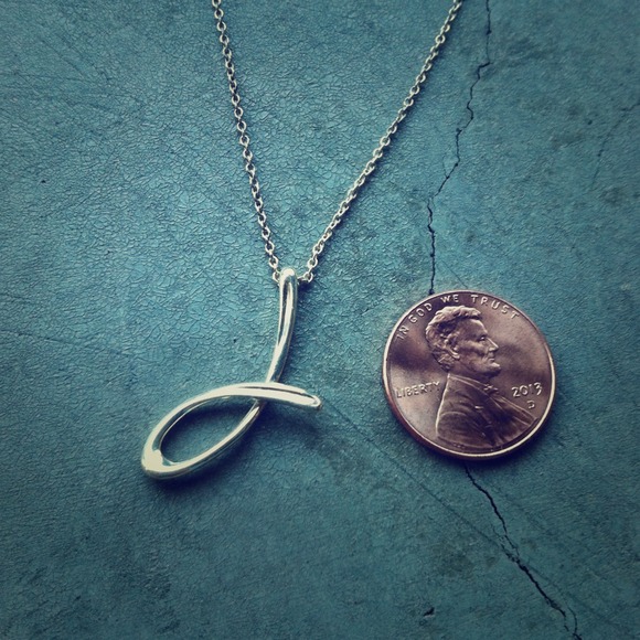 ✳️sold✳️Tiffany & co peretti silver j necklace