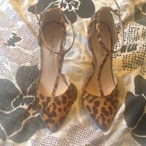 Leopard print heels and Smashbox lipstick