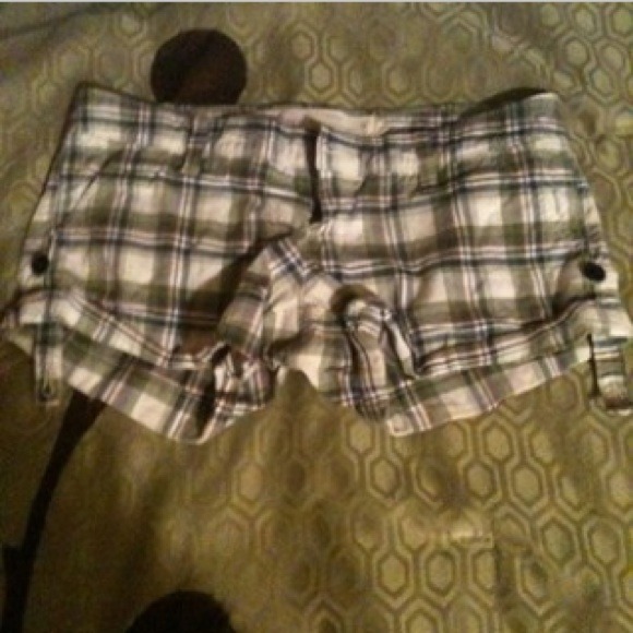 🎉Big Sale🎉Green plaid hollister shorts