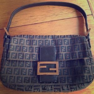 Fendi logo Baguette bag