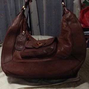 BCBG handbag  BUNDLED for mmcheeks