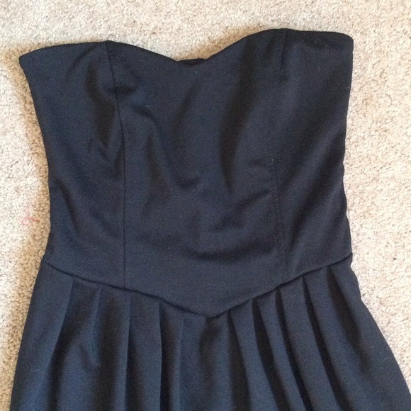 ❌SOLD ON VINTED❌ Gorgeous F21 black V sweetheart n - Picture 3 of 4