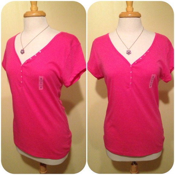 🚫SOLD🚫Old Navy Tee
