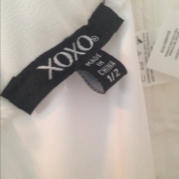 A pretty white dress for a special occasion! - Picture 4 of 4