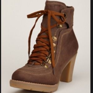Brown Booties!!! Must-Have