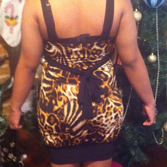 💢SOLD💥 REDUCED 💢 Black & Gold Dress 💥 - Picture 2 of 2