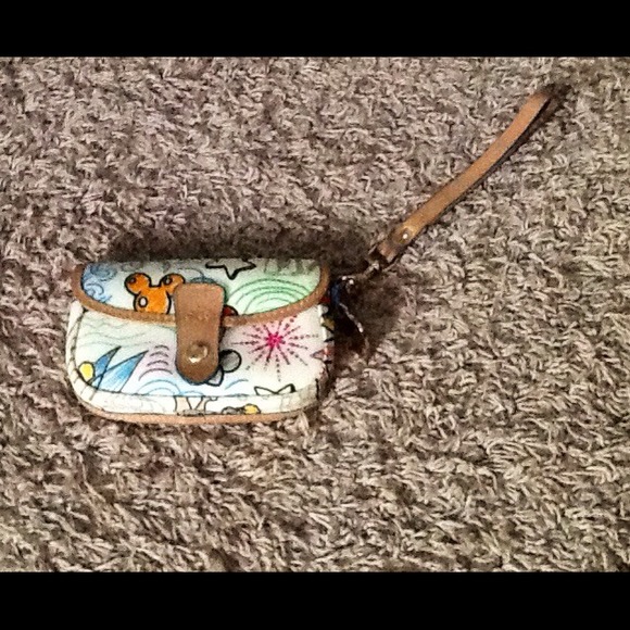 Dooney & Bourke White Disney Wristlet Tinkerbell
