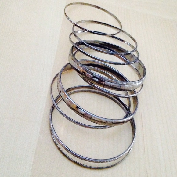 Beautiful silver bangles - Picture 3 of 4