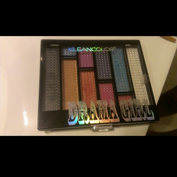 Eyeshadow kit! Multiple in stock!