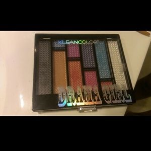 Eyeshadow kit! Multiple in stock!