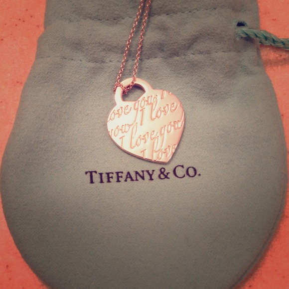 BUNDLED-Tiffany's heart pendant & necklace-100%