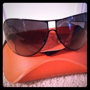 A black VOGUE sunglass model # vo3587-s