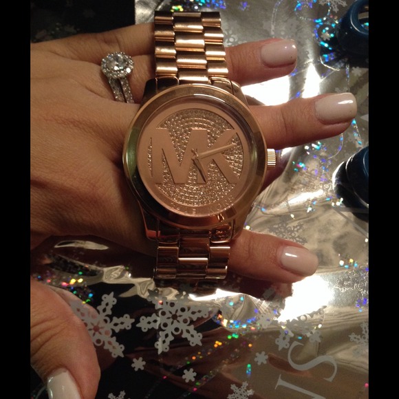 🚫SOLD🚫Michael Kors Boyfriend size watch - Picture 2 of 3