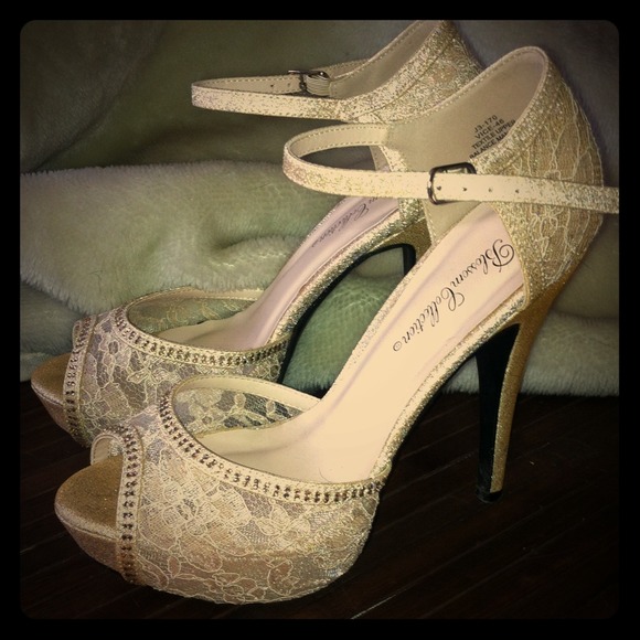 Stunning peachy heels  🌸💎