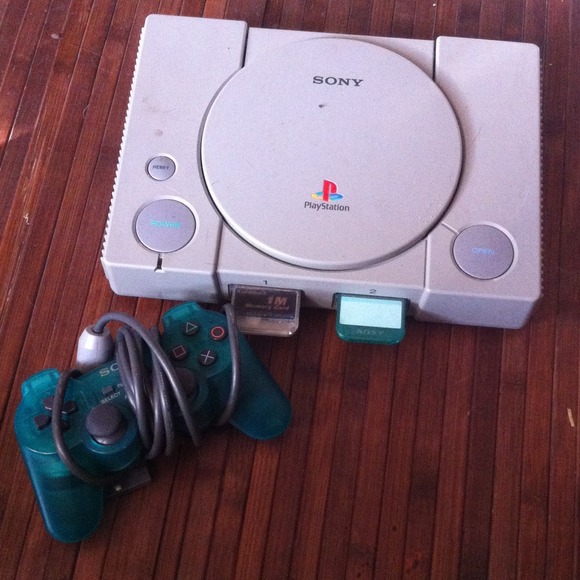 Play station w/crash box warped game & controller