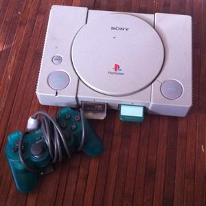 Play station w/crash box warped game & controller