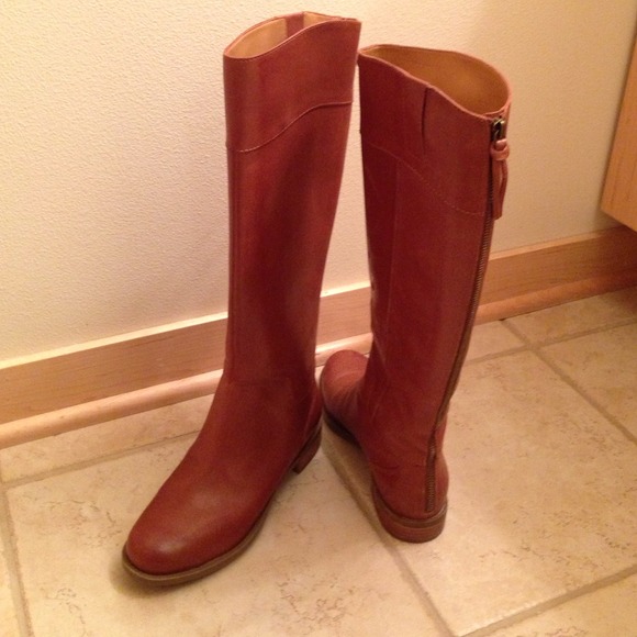 Boots - Picture 2 of 4