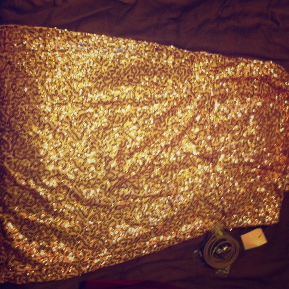 Gold Rose Sequenced Party Dress. - Picture 1 of 1