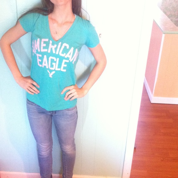 American eagle vneck small