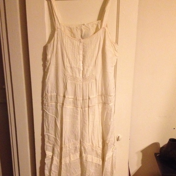 Old Navy cream peasant dress ***SOLD***