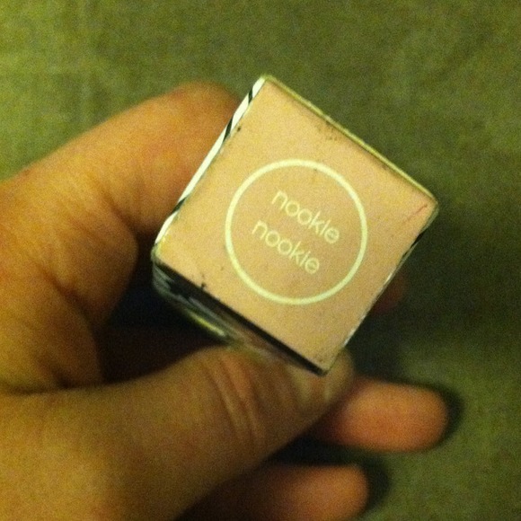 BENEFIT ULTRASHINES LIP SHINE IN "NOOKIE NOOKIE" - Picture 2 of 2