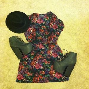 Floral dress! 💐🌸🌷