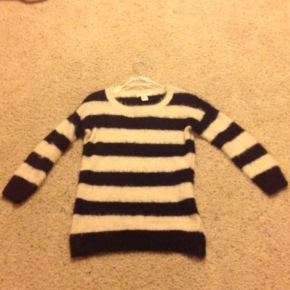 Arden b fuzzy striped sweater sz small