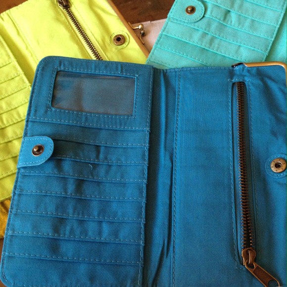 CLOSING SALE Deena & Ozzy Wallet Clutch-Sky - Picture 3 of 4