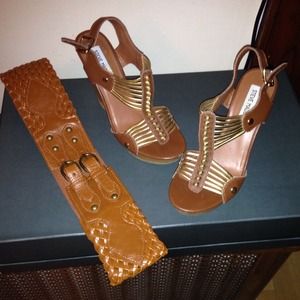 REDUCED!!!!! Steve Madden Brown/Gold wedge sandal