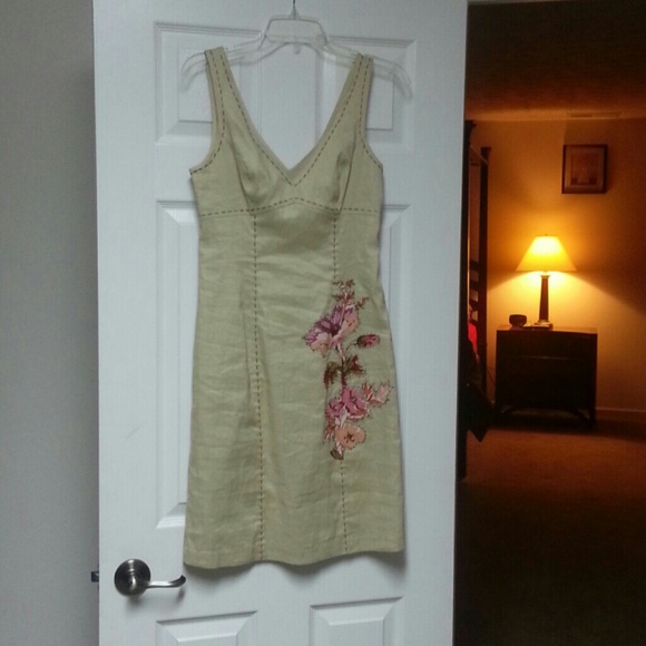 BCBG MAXAZRIA LINEN Dress; Size 4. Only worn once.