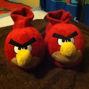ANGRY BIRDS SLIPPERS!