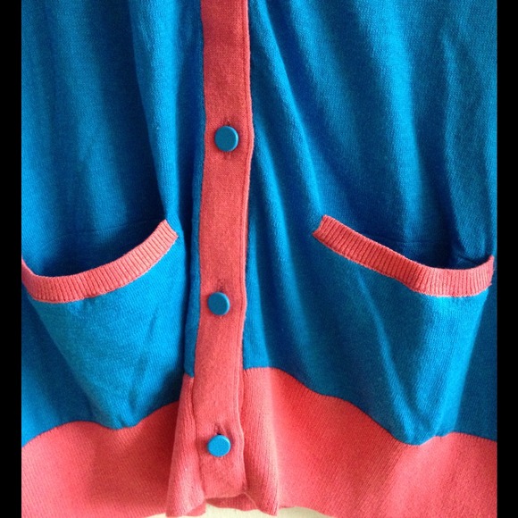 ๐๐HOST PICK 12/13๐๐ Colorful cardigan! NWOT - Picture 3 of 4