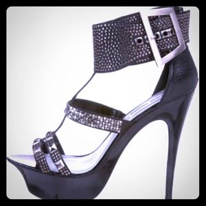 ** STEVE MADDEN ZINAH SANDALS!!❤️💋