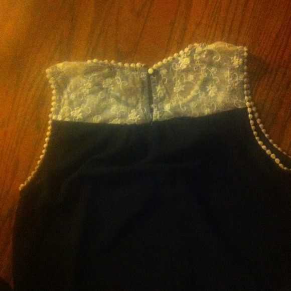 Top - Picture 2 of 3