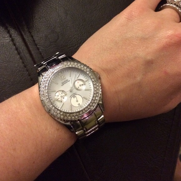 ❤SOLD❤️Guess Watch - Picture 2 of 4