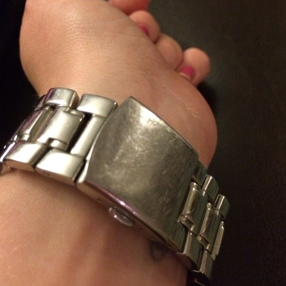 ❤SOLD❤️Guess Watch - Picture 3 of 4