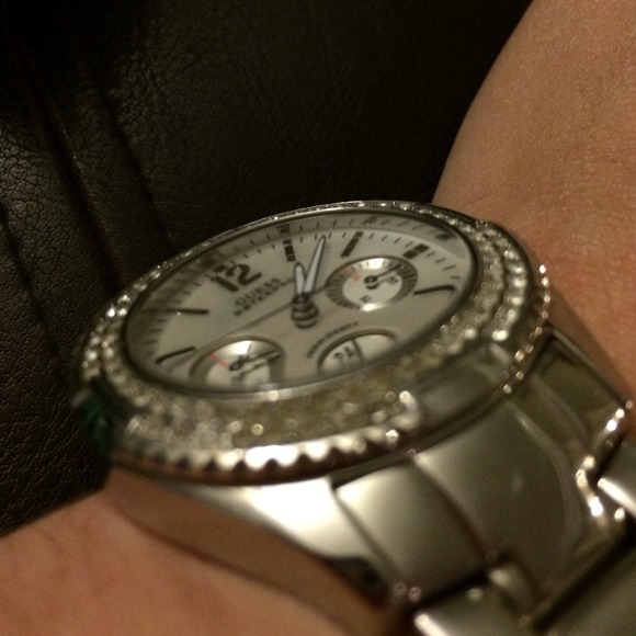 ❤SOLD❤️Guess Watch - Picture 4 of 4