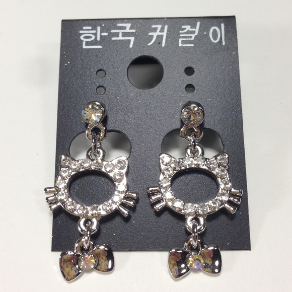 Super bling Hello Kitty earring