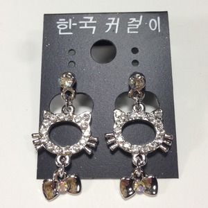 Super bling Hello Kitty earring
