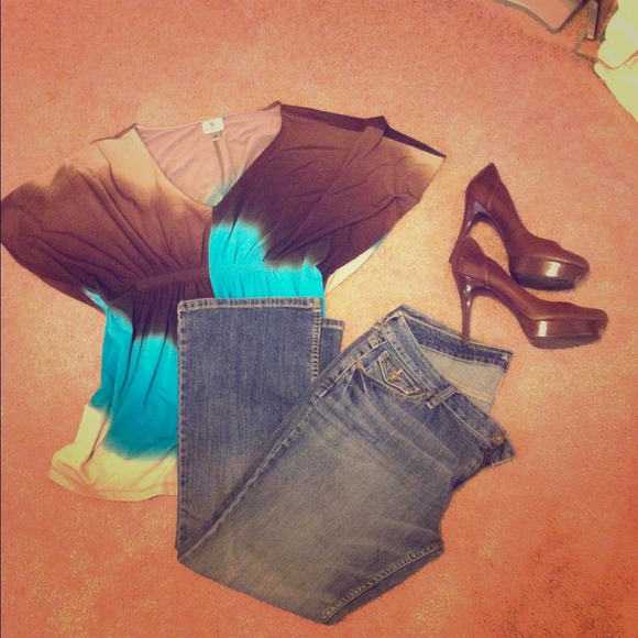 💟SOLD IN BUNDLE💟Super Cute Top!!